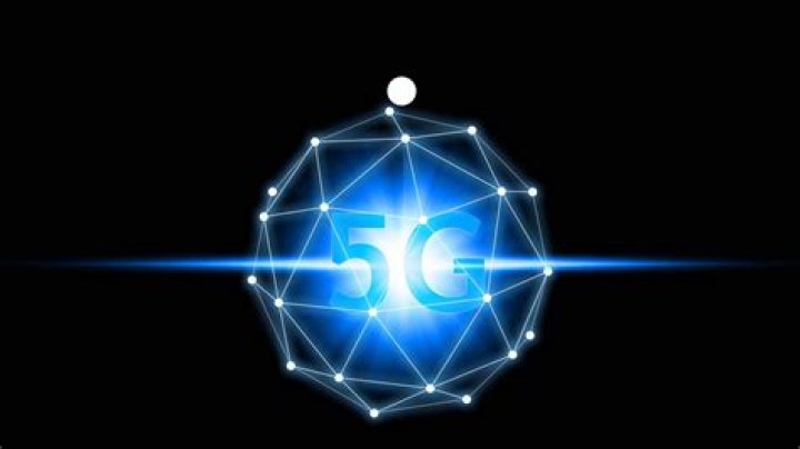 Animated 5G instructor pointing out the basics of 5G on a board